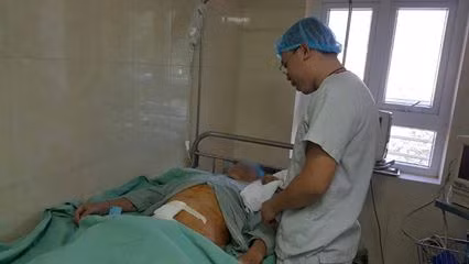 Bệnh nhân đang dần hồi phục sức khỏe Bệnh nhân đang dần hồi phục sức khỏe