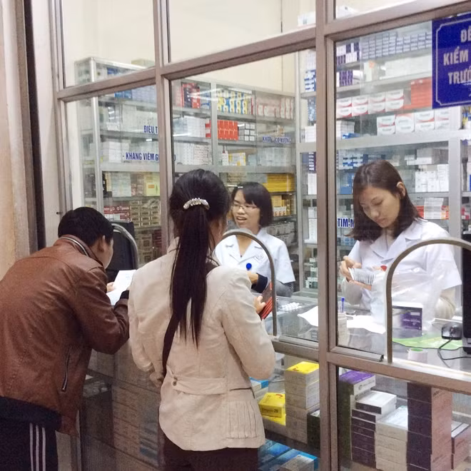 Khoảng 90% thuốc kháng sinh được bán không cần đơn