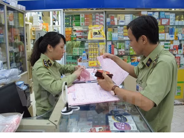Kiểm tra việc kinh doanh thuốc Kiểm tra việc kinh doanh thuốc