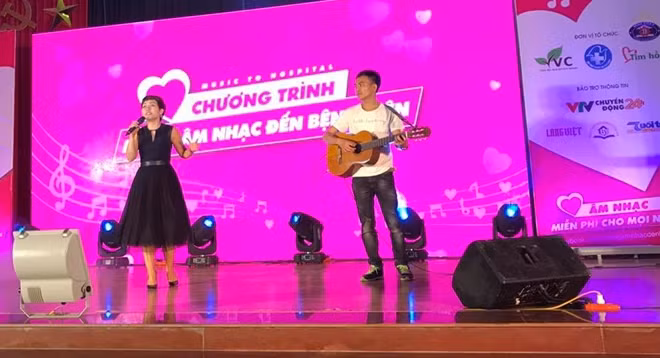Ca sĩ Thái Thùy Linh