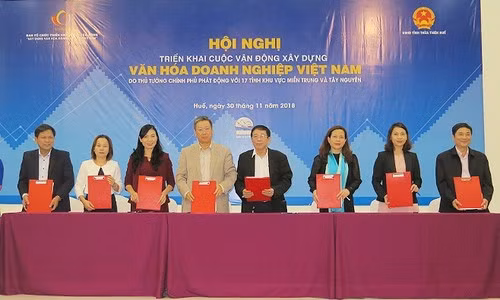 Kí kết Kế hoạch phối hợp triển khai Cuộc vận động xây dựng VHDN