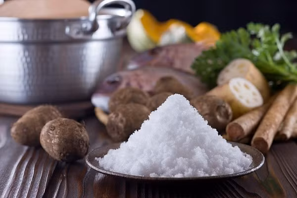 Các chuyên gia khuyến cáo hạn chế ăn muối