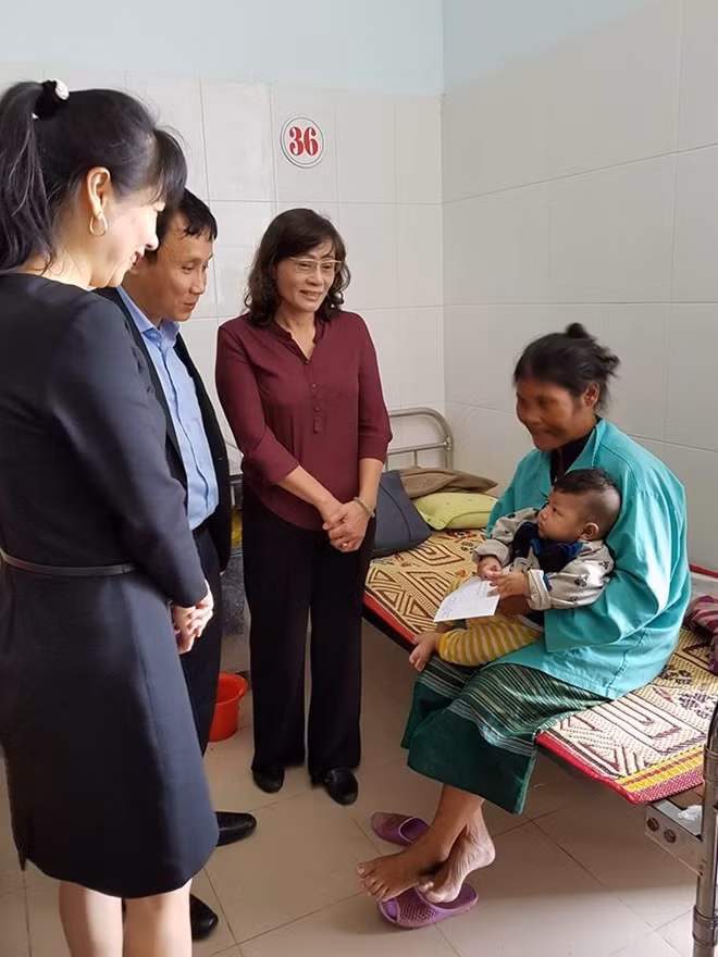 Nhiều bệnh nhân được điều trị tại địa phương nhờ BV tuyến tỉnh đã được chuyển giao các kỹ thuật cao.