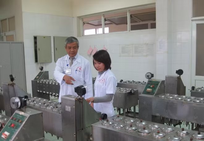 Dây chuyền sắc thuốc hiện đại ở BV YHCT Bộ Công an
