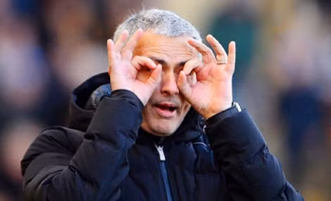 Mourinho đã thua nhóm cầu thủ kiêu binh ở Chelsea.