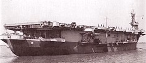 Tàu USNS CARD dài 151m, công suất 8.500 mã lực. (Ảnh tư liệu) Con tem in sự kiện đánh đắm tàu chiến Mỹ.