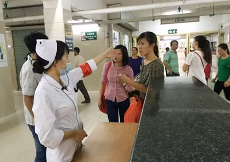 Nhiều BV đã có bộ phận hướng dẫn người bệnh đến khám.