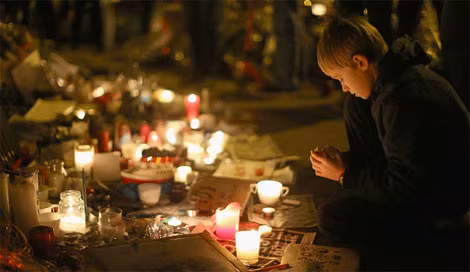 Nước Pháp làm lễ truy điệu các nạn nhân vụ khủng bố tòa soạn Charlie Hebdo.