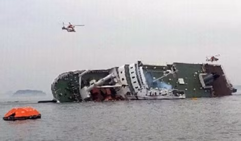Chiếc phà Sewol bị lật ngoại khơi phía Nam vùng biển Hàn Quốc.
