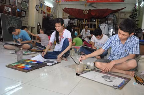 Các em đến đây mỗi người một hoàn cảnh nhưng đều có chung một niềm đam mê nghệ thuật cháy bỏng.