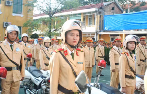 Lực lượng Cảnh sát ra quân đẩy mạnh tấn công tội phạm.