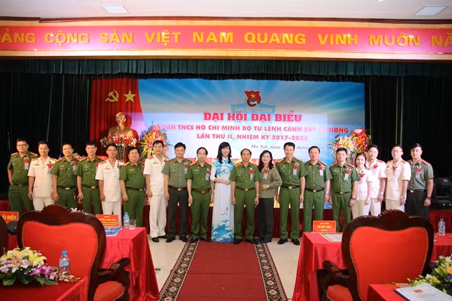 Đại biểu dự Đại hội