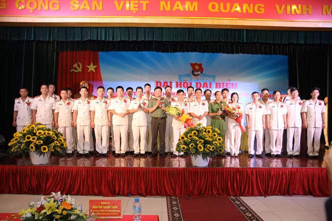 Ban chấp hành Đoàn thanh niên Bộ Tư lệnh CSCĐ nhiệm kỳ mới ra mắt Đại hội