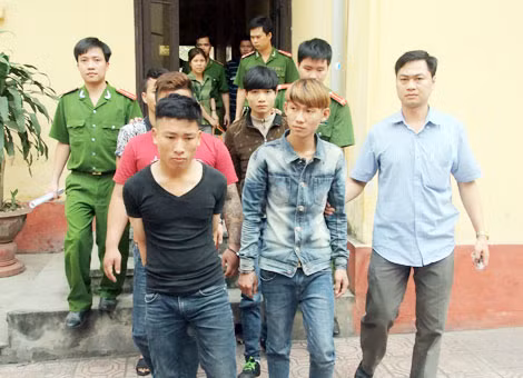 Công an tỉnh Phú Thọ bắt giữ nhóm côn đồ được thuê đòi nợ.