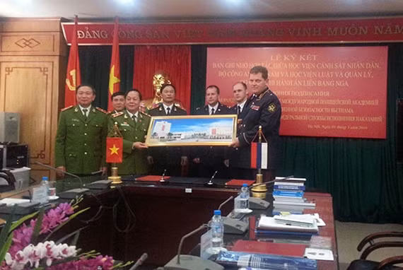 Học viện CSND và Cục CSGT ký kết quy chế phối hợp và chuyển giao thiết bị kỹ thuật nghiệp vụ ảnh 3