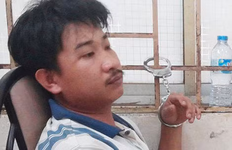 Đối tượng Nguyễn Tấn Sỹ - người đã hành hạ cháu Hiếu đến gãy xương tay và chân.