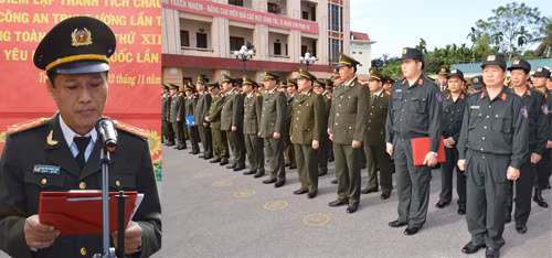 Đại tá Nguyễn Hồng Sâm, Giám đốc Công an tỉnh Tuyên Quang phát động đợt thi đua đặc biệt. Đại tá Nguyễn Hồng Sâm, Giám đốc Công an tỉnh Tuyên Quang phát động đợt thi đua đặc biệt.