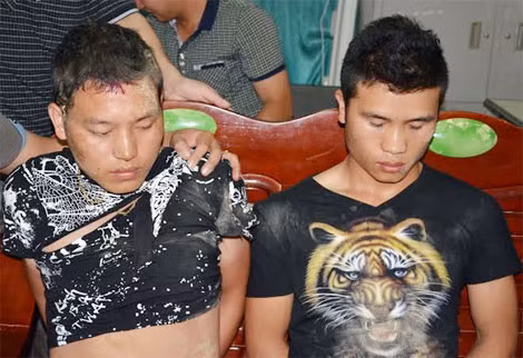 Đối tượng Giàng A Sáu và Sùng A Ký tại Công an huyện Mường Khương. Đối tượng Giàng A Sáu và Sùng A Ký tại Công an huyện Mường Khương.