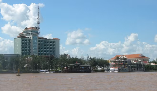 Sông Cần Thơ - nơi có bến Ninh Kiều, nguy cơ bị mặn xâm nhập.