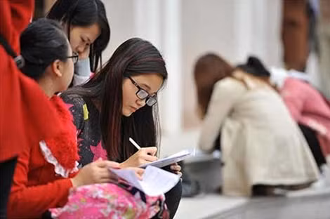 Bị đình chỉ một môn sẽ mất cơ hội thi các môn còn lại (ảnh minh họa).