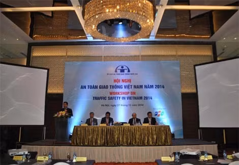 Phó Thủ tướng Nguyễn Xuân Phúc tham dự và chỉ đạo hội nghị. Phó Thủ tướng Nguyễn Xuân Phúc tham dự và chỉ đạo hội nghị.
