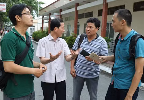 Ông Võ Thành Thống, Phó Bí thư Thành ủy Cần Thơ trao đổi với các PV về vụ tai nạn lao động.