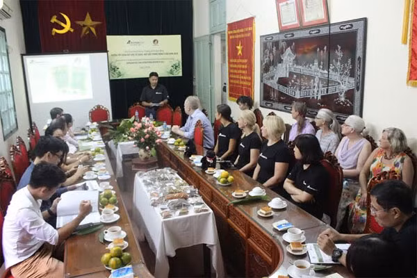 Thỏa thuận không sử dụng mật gấu trong Đông y được ký kết vào sáng 21/9. Thỏa thuận không sử dụng mật gấu trong Đông y được ký kết vào sáng 21/9.