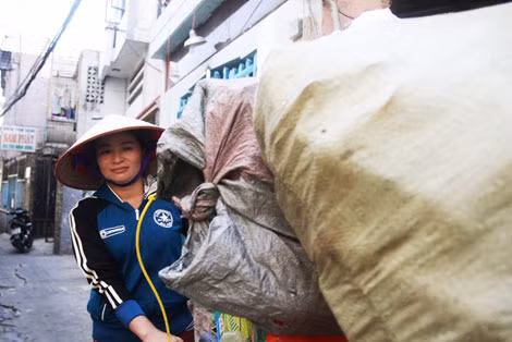 Dù được hay không số tiền 5 triệu yên, chị Hồng vẫn gắn bó với cái nghề đã nuôi sống gia đình chị nhiều năm qua.