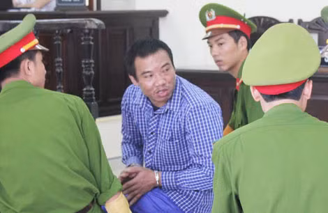 Bị cáo Phan Công Trọng tại tòa nói rất nhiều khiến chủ tọa nhắc nhở.