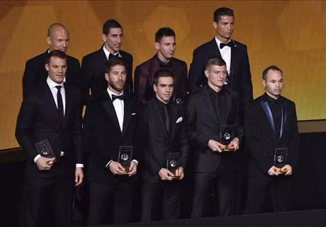 Cả M10 và CR7 đều góp mặt trong đội hình tiêu biểu của năm.