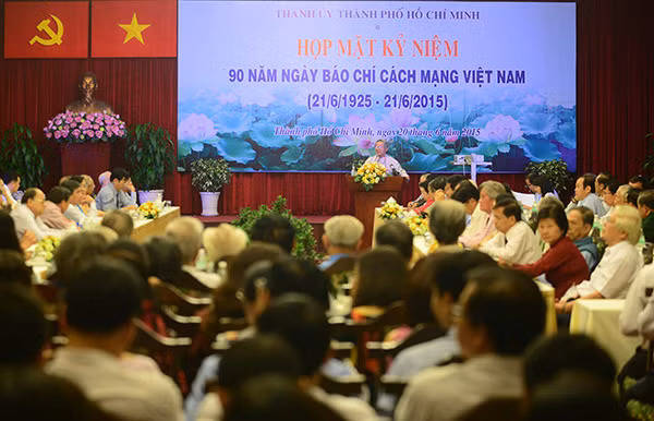 Các đại biểu tham dự Họp mặt kỷ niệm 90 năm ngày Báo chí Cách mạng Việt Nam.