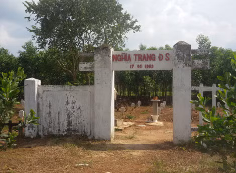 Khu nghĩa trang đường sắt và những ngôi mộ vô danh.