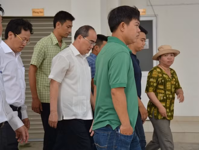 Chuyến thăm của vị Bí thư Thành ủy được xem là nhằm mục đích nắm tình hình và lắng nghe tâm tư tình cảm, nguyện vọng mong muốn của người dân nơi đây.
