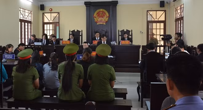 Quang cảnh phiên tòa.