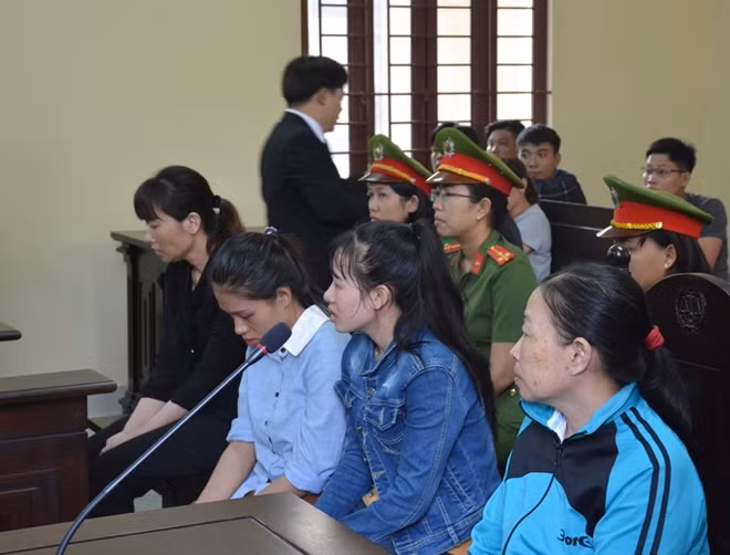 Các bị cáo tại phiên tòa.