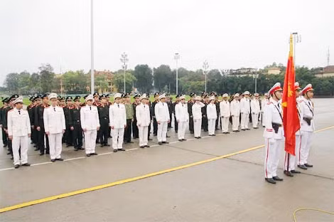 Đoàn đại biểu Thanh niên Công an nhân dân xuất sắc tiêu biểu năm 2015 báo công dâng Bác. Ảnh Việt Hưng. Đoàn đại biểu Thanh niên Công an nhân dân xuất sắc tiêu biểu năm 2015 báo công dâng Bác. Ảnh Việt Hưng.