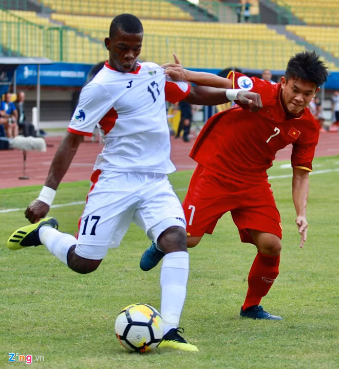 U19 Việt Nam đã gặp rất nhiều khó khăn trước các cầu thủ U19 Jordan có thể hình cao to (ảnh: zing.vn). U19 Việt Nam đã gặp rất nhiều khó khăn trước các cầu thủ U19 Jordan có thể hình cao to (ảnh: zing.vn).