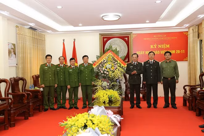 Thứ trưởng Nguyễn Văn Thành chúc mừng ngày Nhà giáo Việt Nam tại trường Cao đẳng Cảnh sát nhân dân I.
