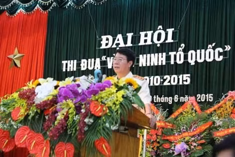 Thượng tướng Bùi Văn Nam phát biểu tại Đại hội.