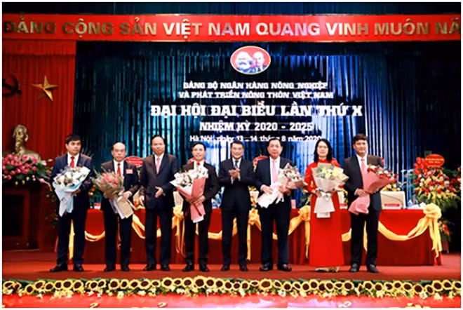Ban Thường vụ Đảng ủy Agribank nhiệm kỳ 2020- 2025.