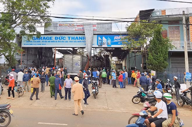 Hiện trường vụ nổ xe bồn khiến 3 người trọng thương.