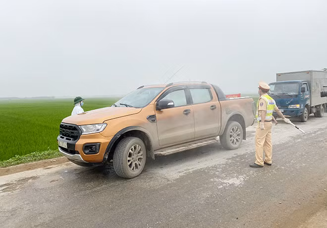 Công an huyện Thọ Xuân phối hợp kiểm soát tại các cửa ngõ ra vào huyện