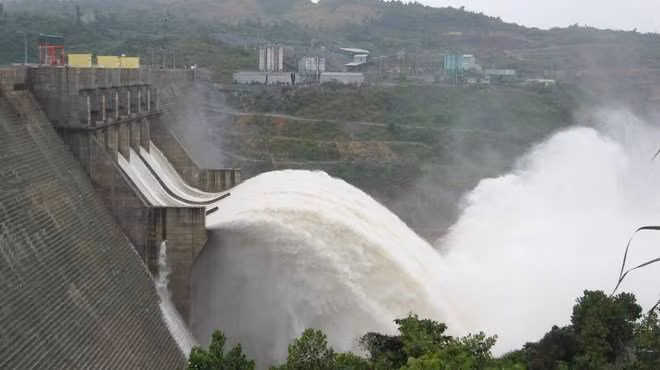 Thủy điện là nguồn lợi năng lượng lớn và rẻ tiền nhưng cũng ẩn chứa nhiều nguy cơ tiềm ẩn về mất an toàn hồ đập.