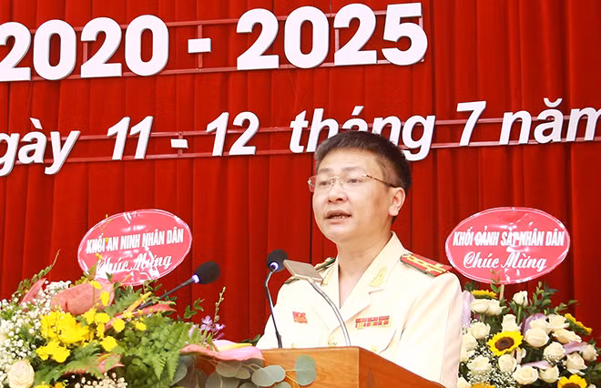 Đại tá Nguyễn Ngọc Lâm, Bí thư Đảng ủy, Giám đốc Công an tỉnh Quảng Ninh trình bày báo cáo tại Đại hội.
