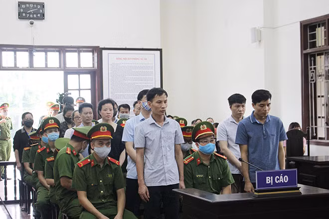 Các bị cáo tại phiên tòa.