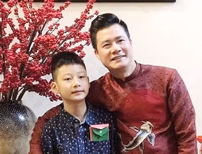 Ca sĩ Quang Dũng và con trai Bảo Nam. Ca sĩ Quang Dũng và con trai Bảo Nam.