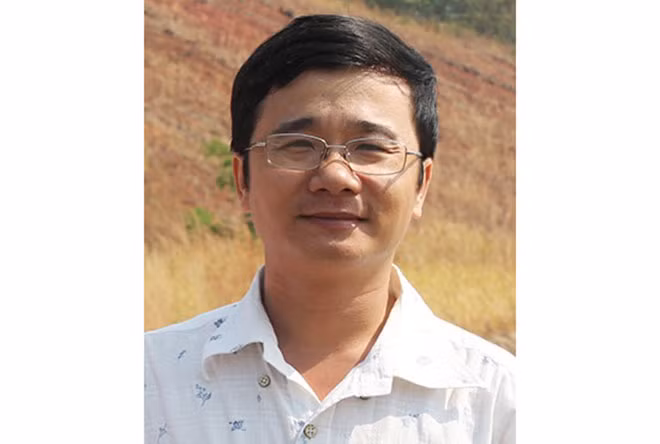 Nhà thơ Lê Thiếu Nhơn. Nhà thơ Lê Thiếu Nhơn.