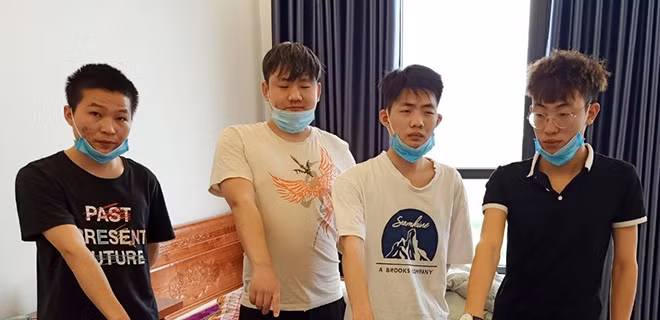 Nhóm đối tượng người Trung Quốc tổ chức đánh bạc qua mạng bị Công an Quảng Ninh bắt giữ.