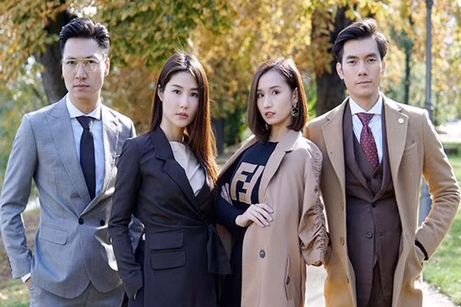 Hai diễn viên nổi tiếng của miền đất phương Nam: Nhan Phúc Vinh (ngoài cùng bên phải) và Diễm My 9X (thứ ba từ phải qua) cùng Lã Thanh Huyền và Mạnh Trường trong phim "Tình yêu và tham vọng". Hai diễn viên nổi tiếng của miền đất phương Nam: Nhan Phúc Vinh (ngoài cùng bên phải) và Diễm My 9X (thứ ba từ phải qua) cùng Lã Thanh Huyền và Mạnh Trường trong phim "Tình yêu và tham vọng".