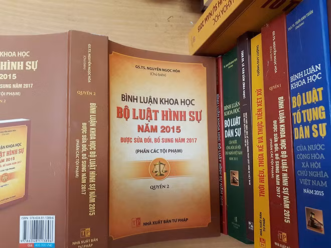 Pháp luật Việt Nam quy định rất cụ thể về tội che giấu tội phạm và không tố giác tội phạm. Pháp luật Việt Nam quy định rất cụ thể về tội che giấu tội phạm và không tố giác tội phạm.